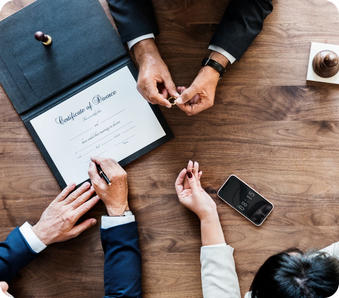 Barrie and Orillia divorce lawyers guiding clients toward a fair and balanced resolution.