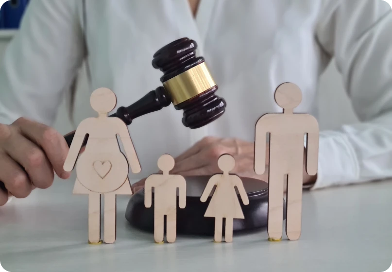 Symbolic depiction of family court order compliance and enforcement proceedings.